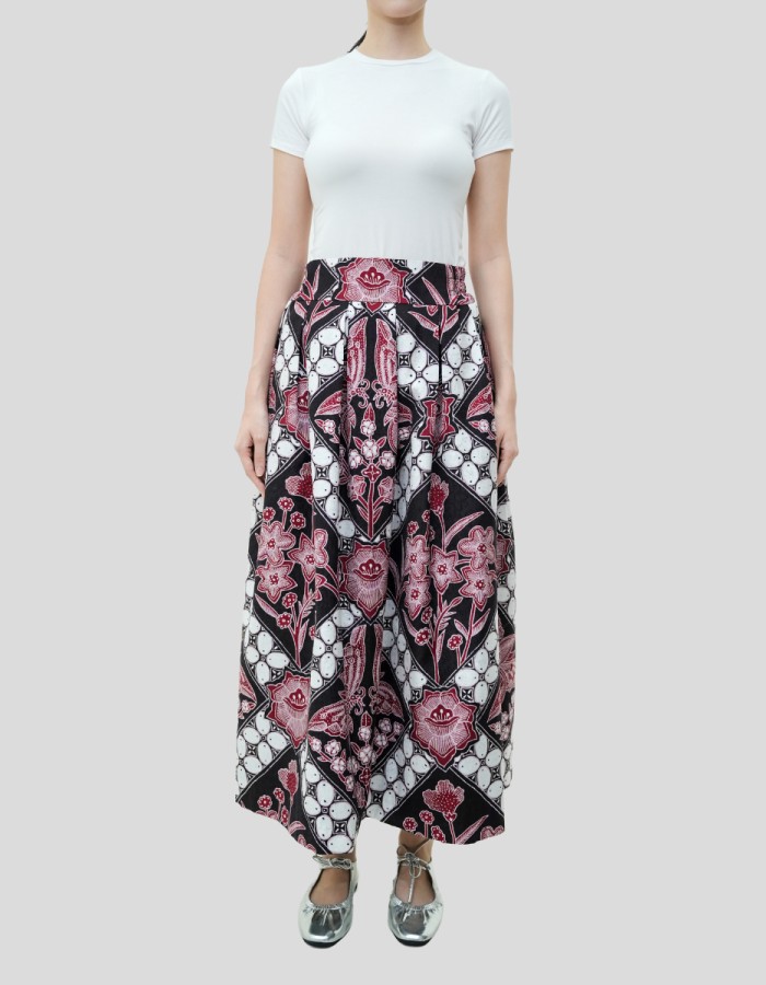 Ksatriyan Boket Kupu Banyumasan Women Skirt